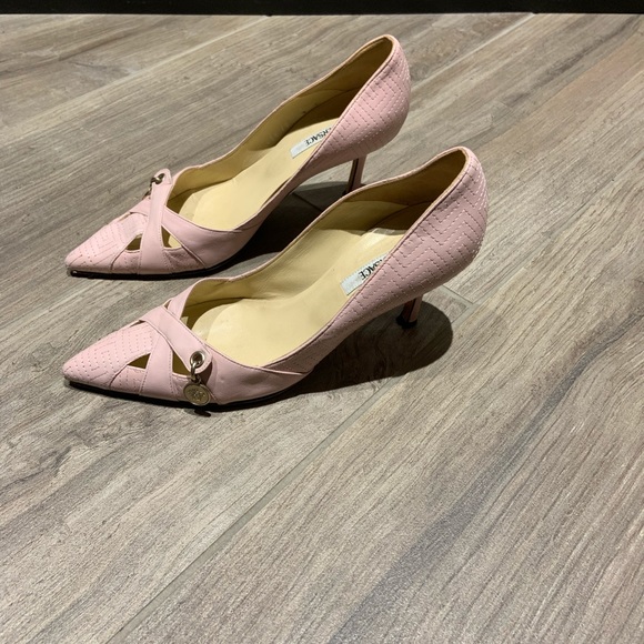 Light pink Versace pumps with Medusa charms - Picture 3 of 4